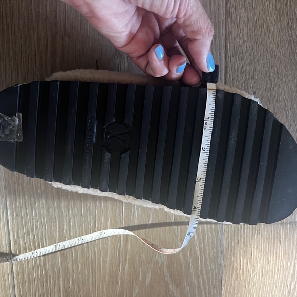 Louis Vuitton PASEO FLAT COMFORT SANDAL EU 38 US Size 8 - Picture 10 of 11